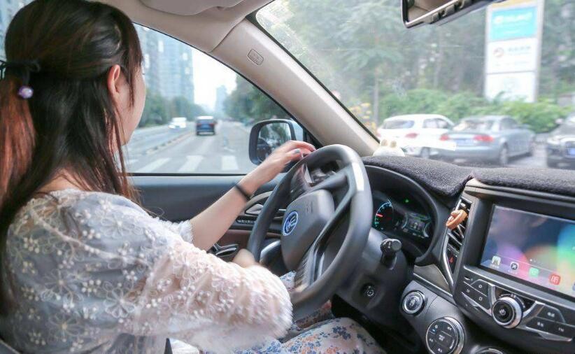 女司机第一次开车注意什么事项