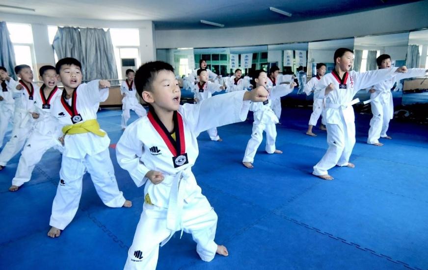 六岁男孩学跆拳道合适吗