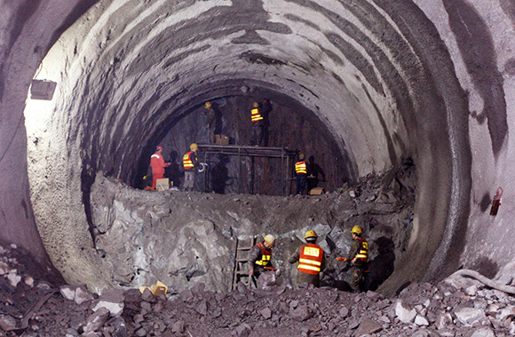 隧道工程成为中国特色，学习下隧道的洞身开挖与支护方式.jpg