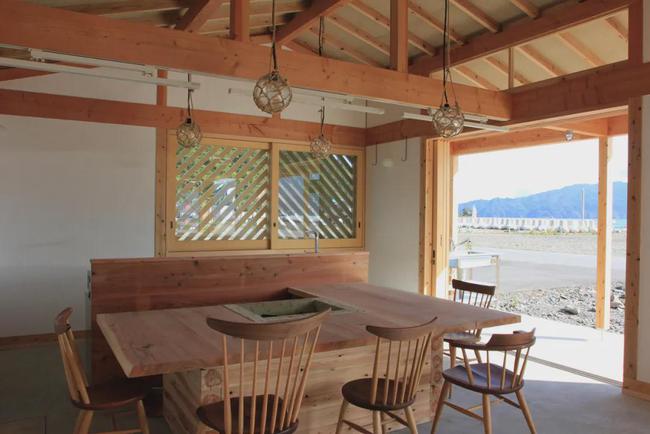 日本灾后建筑釜石渔民之家，小屋的设计是漂浮的.jpg