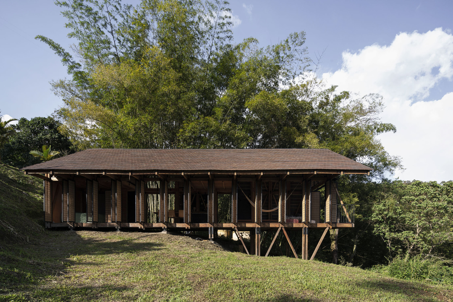 哥伦比亚编织小屋，尝试革新乡村发展的建筑模式.jpg