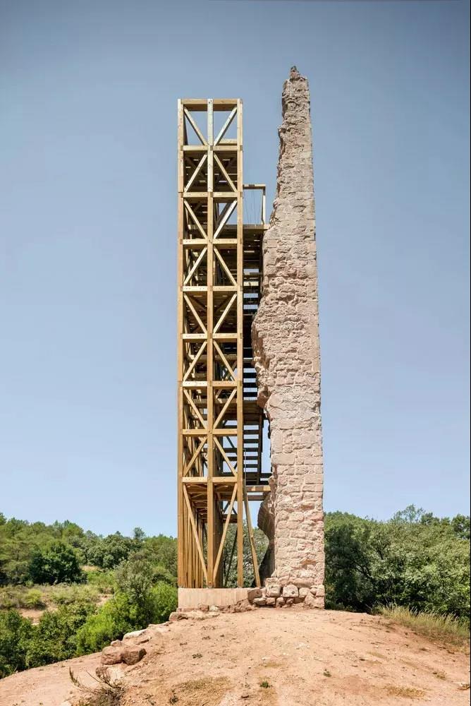 Merola塔楼的改建，呈现新与旧的碰撞.jpg