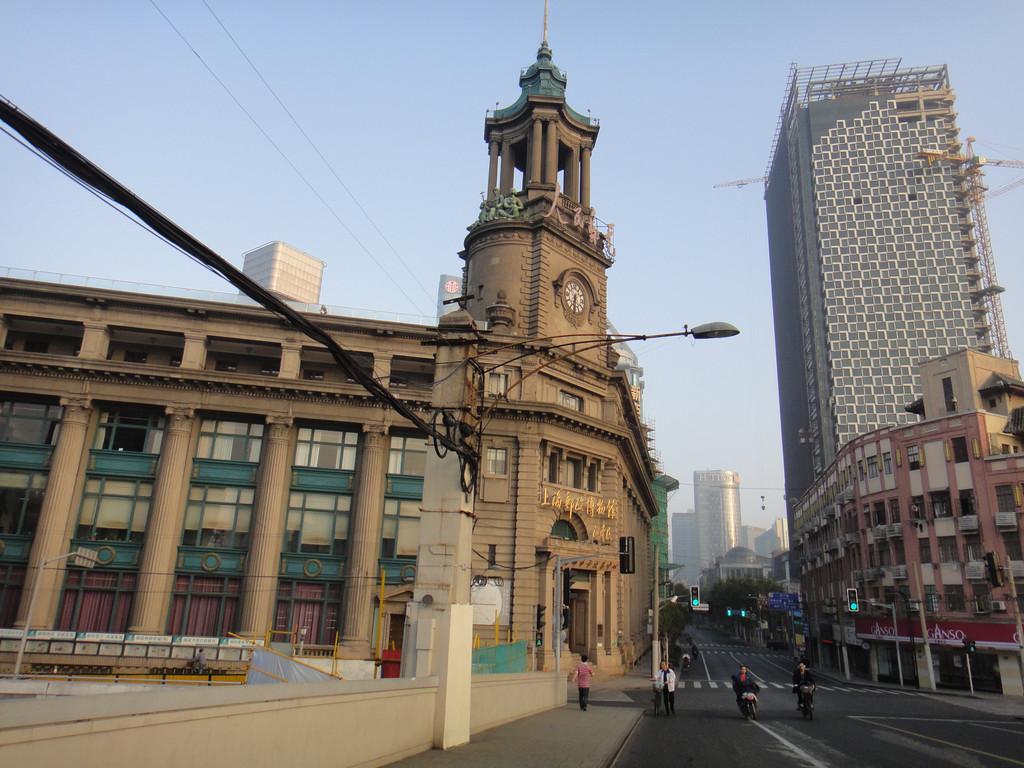 提升市政设施景观，上海虹口对红色文化地标进行环境整治.jpg