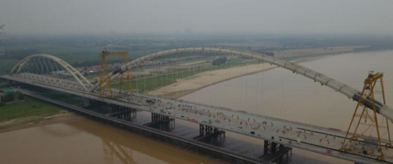 中国再创桥梁界“世界第一”，齐鲁黄河大桥主跨吊索开始安装.jpg