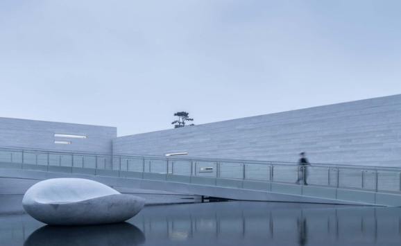 南昌华侨城纯水岸艺术展廊馆，将桥梁转变为城市设计的主要元素.png