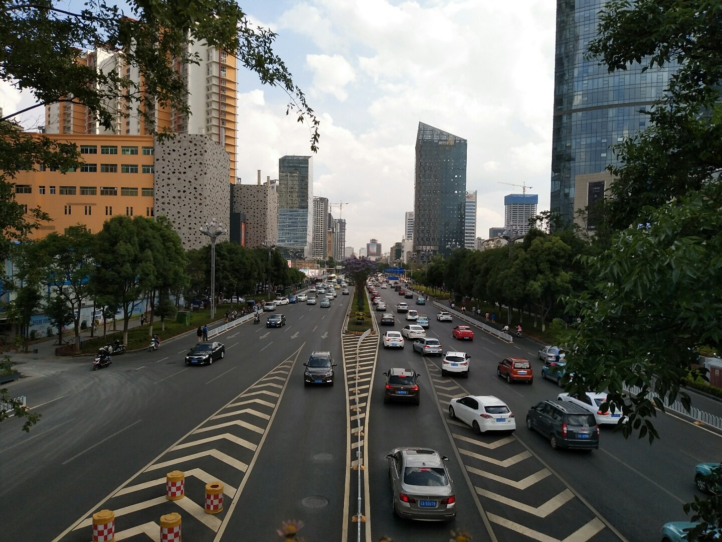 建设区域性国际中心城市，昆明市四级联动查找城市发展短板.jpg