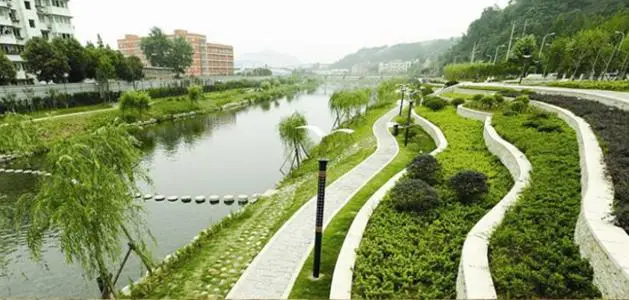 水利工程论文范文：城市河道治理中生态水利设计理念的运用与要点.jpg