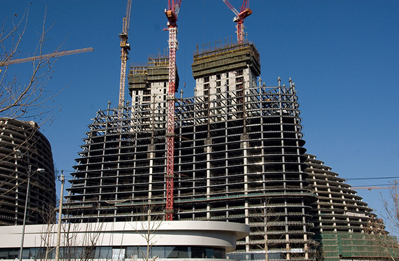 高层建筑施工周期长、难度大，它的安全管理不容忽视.jpg