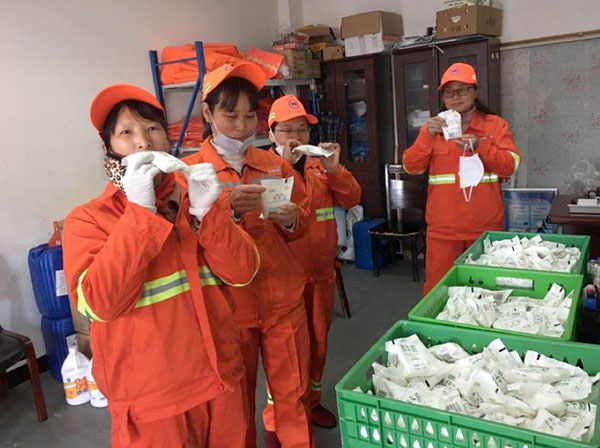 宁波给2万多名环卫工人每日送上一袋鲜牛奶