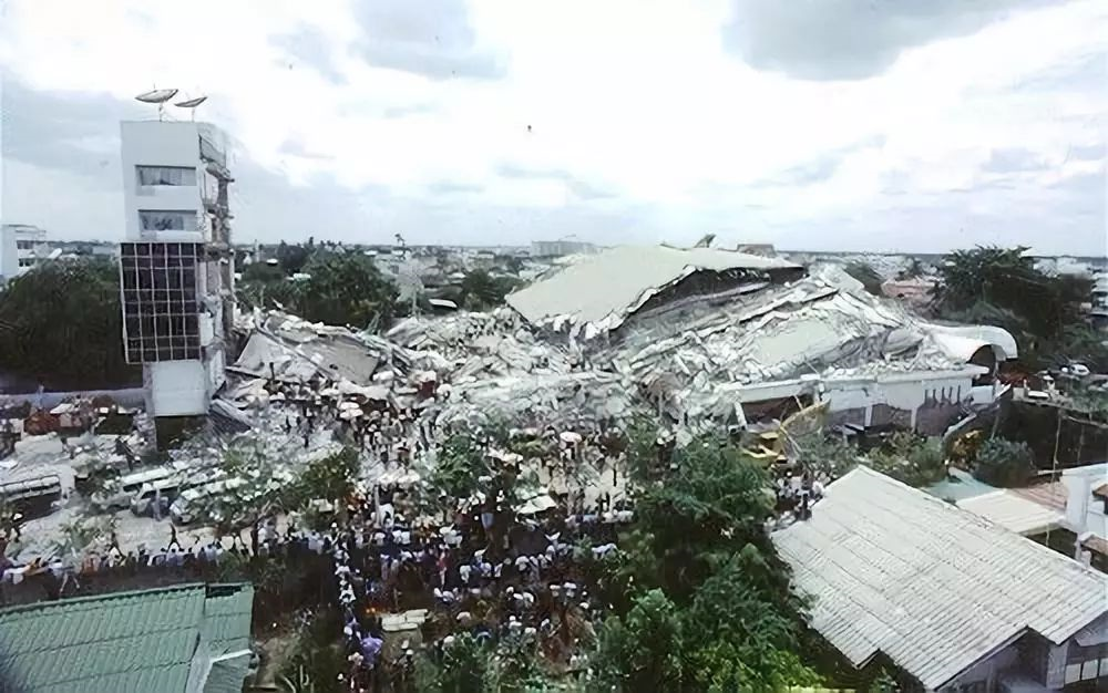 泰国皇家广场酒店坍塌事故