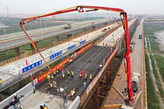 厦门地铁4号线项目跨翔安大嶝海峡高架桥贯通2