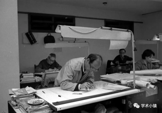 90年初设计院的绘图室(图板上手绘图纸)