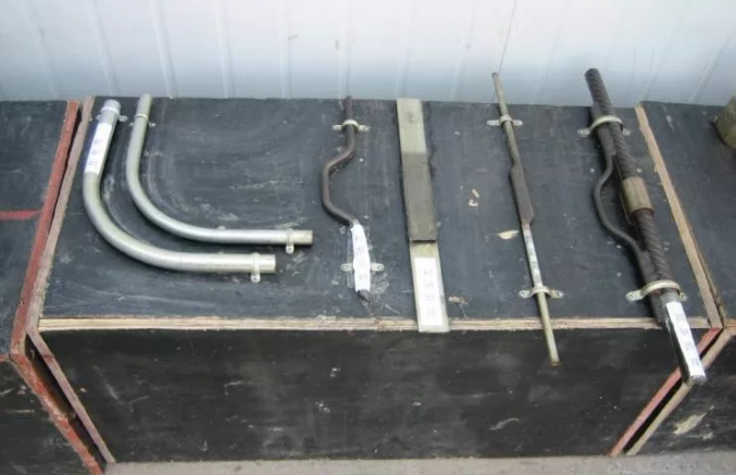 电管煨弯样品、接地圆钢、扁钢焊接样品