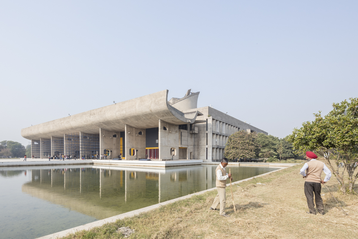 Palácio da Assembléia de Chandigarh / Le Corbusier. Image © Laurian Ghinitoiu