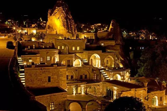 土耳其“仙女的烟囱”洞穴酒店7