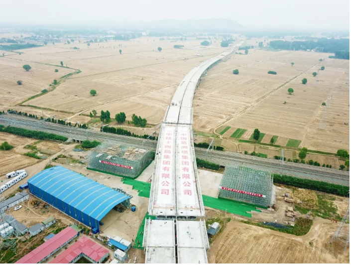 山东省最大T型钢结构转体桥成功转体3