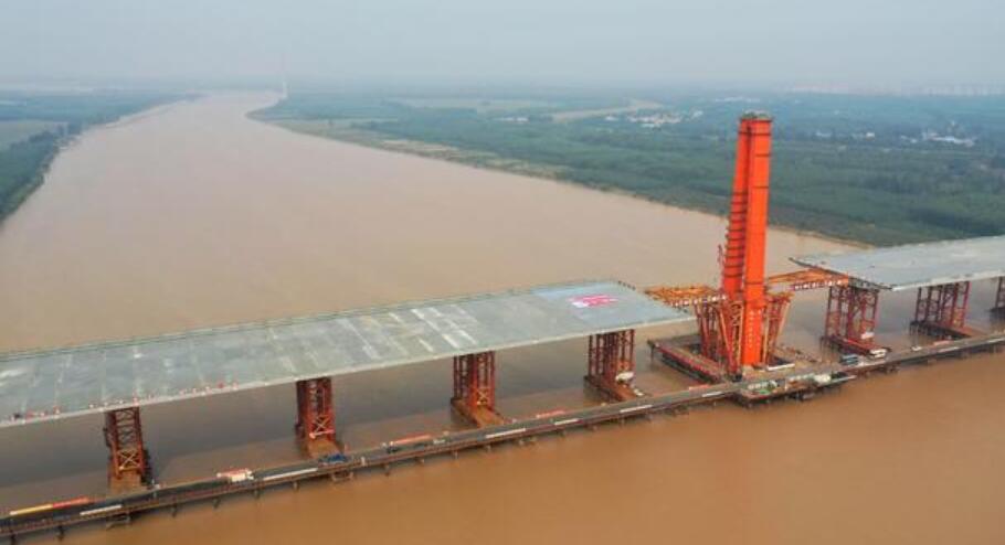 BIM技术助力济南凤凰黄河大桥建设，实现无人化顶推施工技术.jpg