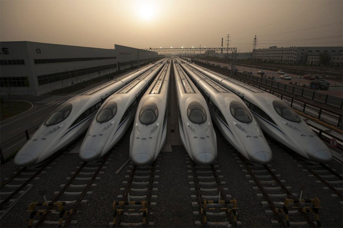 引领世界基建领域，中国高铁“八纵八横”建设已完成七成.jpg