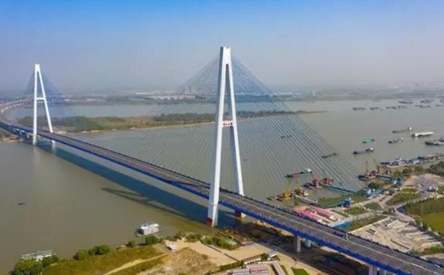 投入使用指日可待，世界最大的全漂浮体系斜拉桥全面完工.jpg