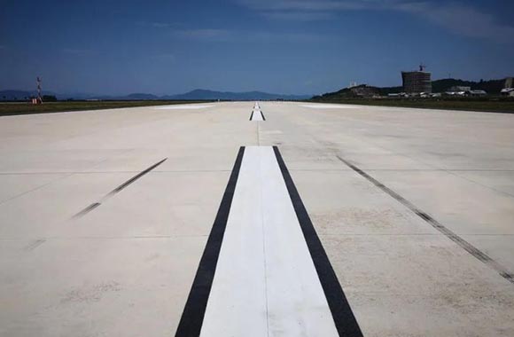 即将进入双机场时代，成都天府国际机场今日正式校飞.jpg