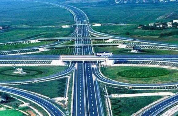 高速路建设提速，安徽打造畅行交通让“致富路”更宽.jpg