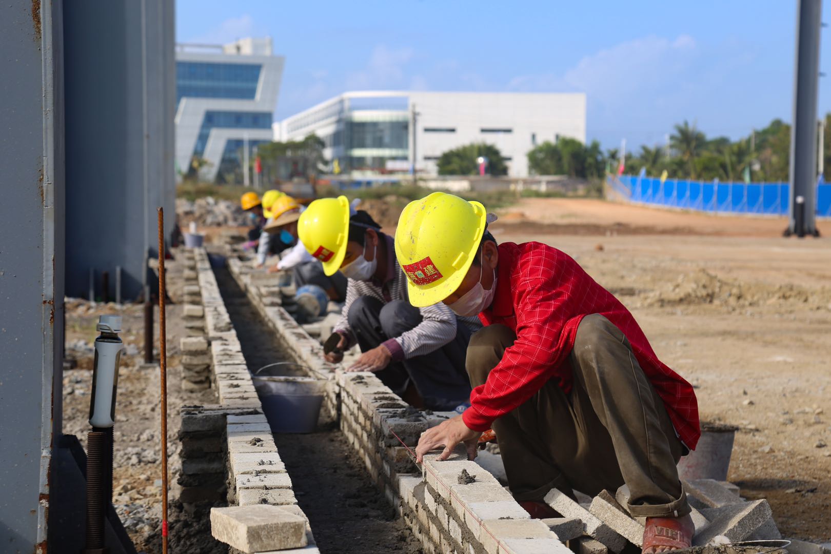 最高奖励100万!多地奖励建筑工地春节不间断施工.jpg