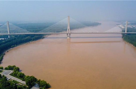 “过河不差桥”济南建成通车的跨黄河桥梁13条.jpg