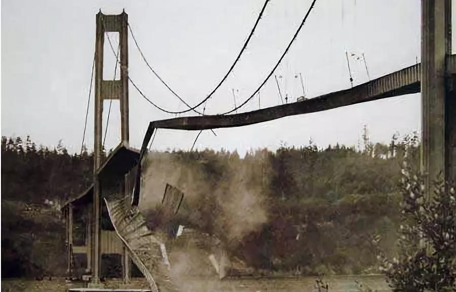 建筑史上最“昂贵”的设计失误：会蹦迪的桥.jpg