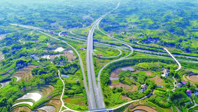 更快、更多、更优秀!四川交通建设高速优质发展.jpg
