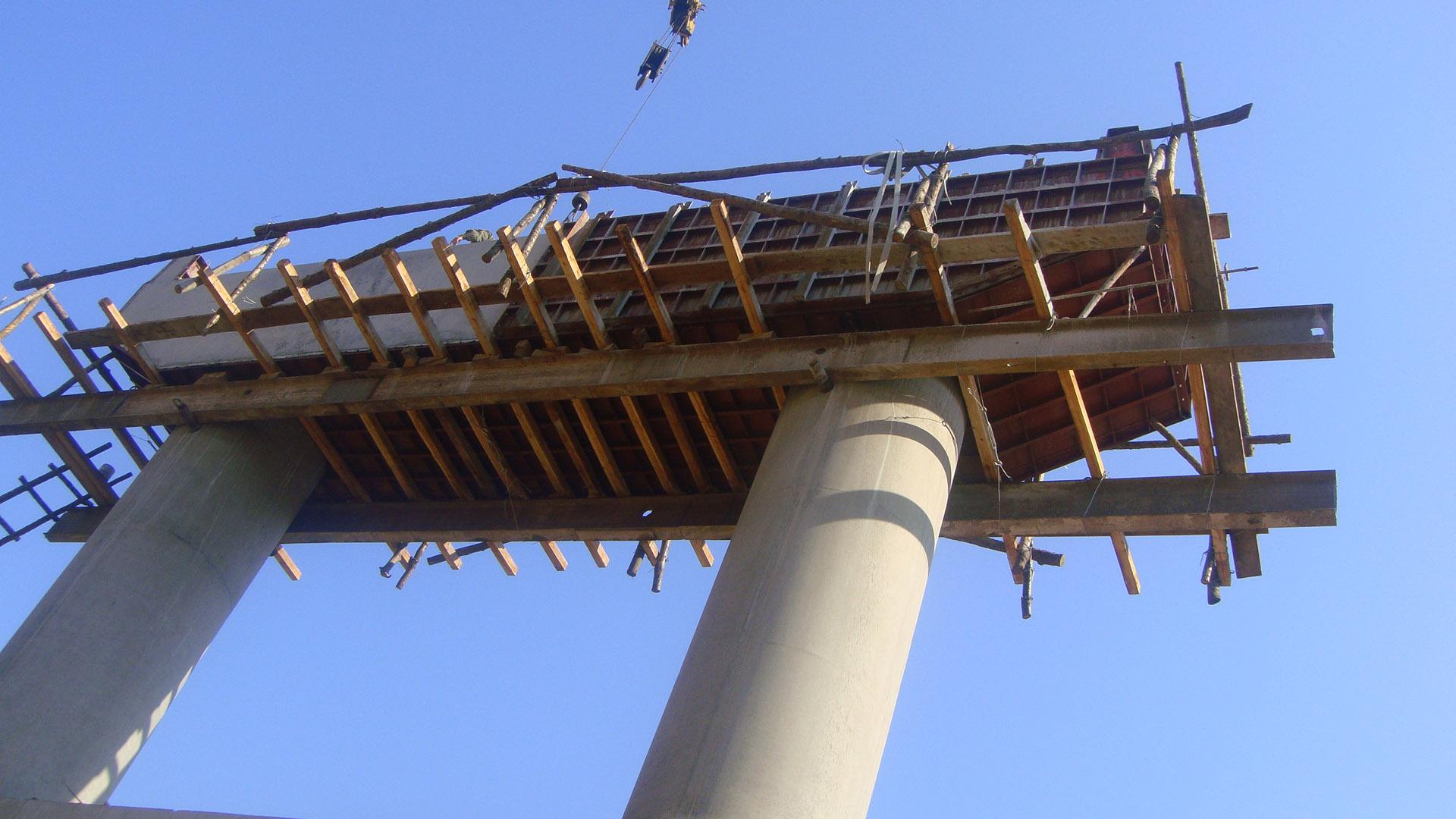 高速公路项目中，高架桥中盖梁施工要点了解下.jpg