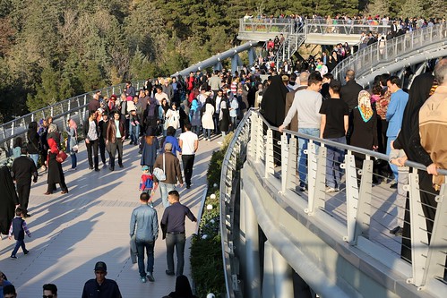 伊朗Tabiat人行步桥