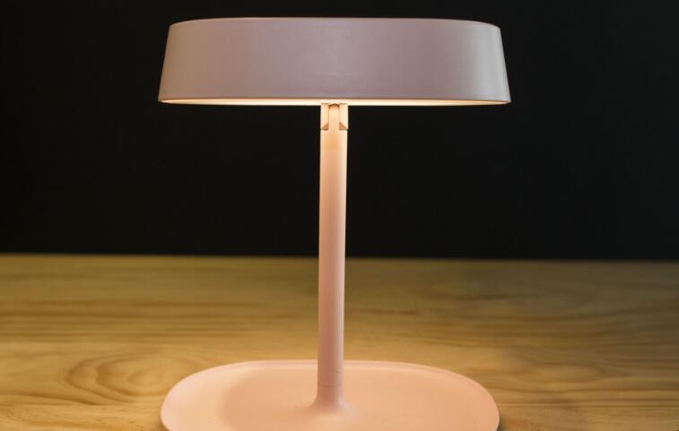 荧光灯台灯的特点是什么