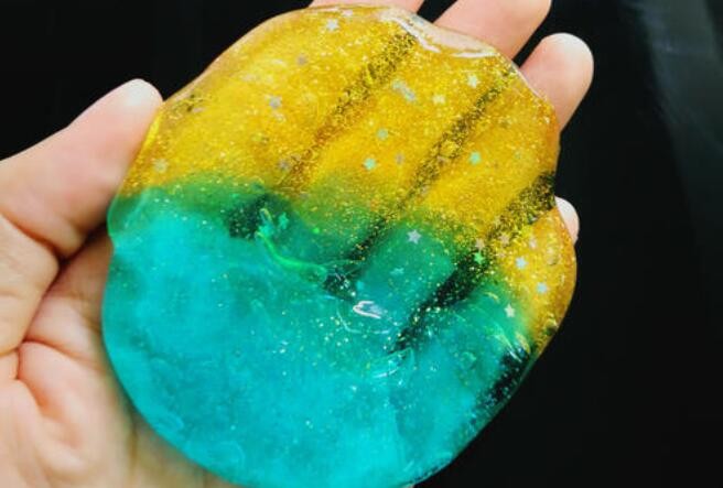 水晶泥弄衣服上怎么洗掉