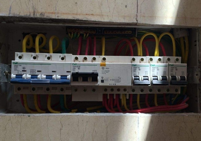 空气开关的作用是什么