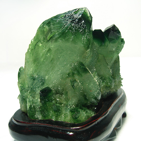 绿水晶的作用天然绿幽灵力量的化身