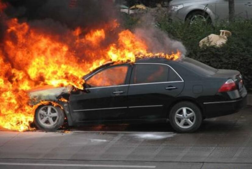 汽车突发自燃怎么办
