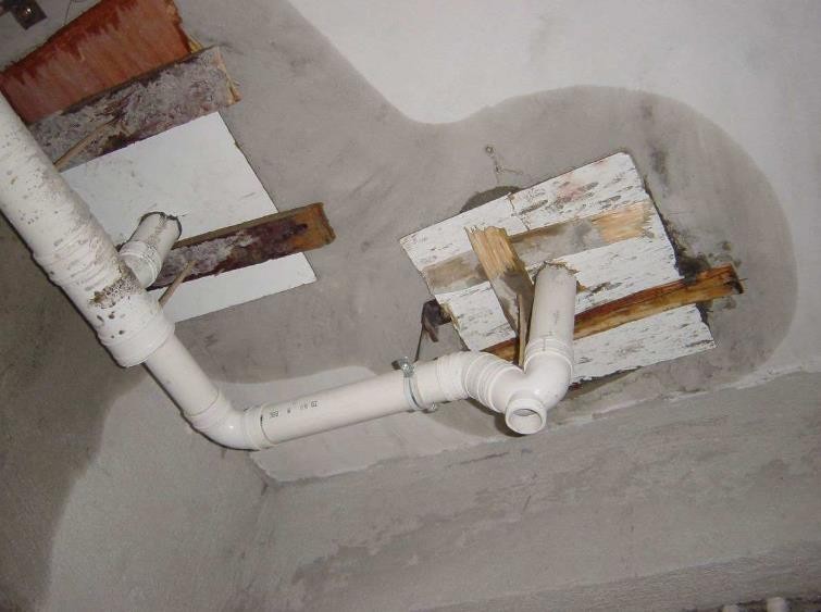 老房子卫生间排气管道图片