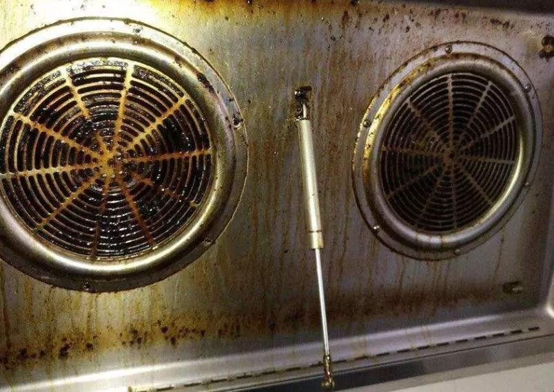 清洗厨房油污用什么